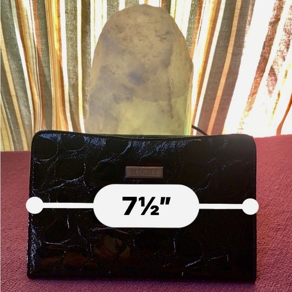 🌺🎁MICHE🌺FREE 🌺BUNDLE 🌺 Miche Ava Purse Changeable front face🌺
#TEM🍀#BILL5 - Picture 8 of 10